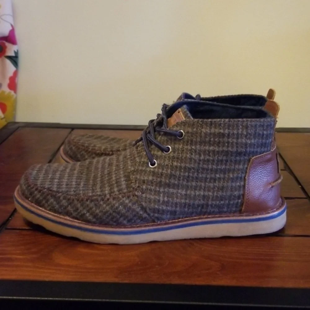 ‎Toms